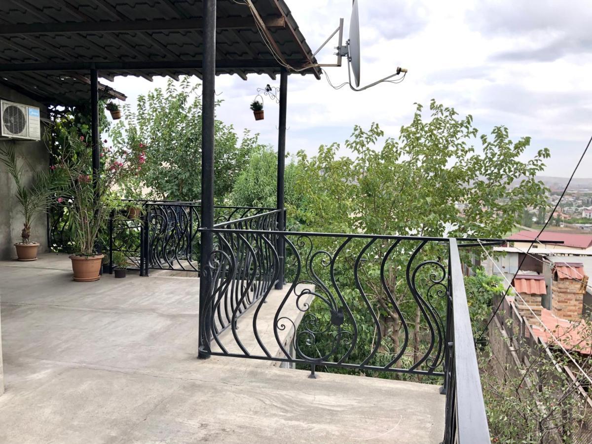 Goodhouse Apartment Yerevan Exterior photo