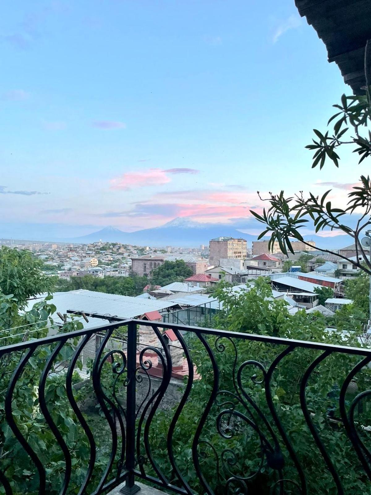 Goodhouse Apartment Yerevan Exterior photo